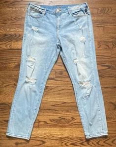 True Religion Slim Boyfriend Womens Jeans Cameron Distressed Sz 33x29 Light Wash - Picture 1 of 12