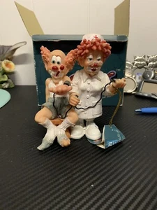 Estatuilla de payaso Slapstix 1997 vintage de enfermera de arte fundido con caja - Imagen 1 de 8