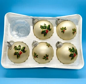 5 Christmas’s Tree Ornaments Glass Ball By Krebs Ivory With Mistletoe - Picture 1 of 11