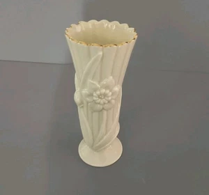 Jarrón Lenox marfil narciso con borde dorado 6" - Imagen 1 de 5