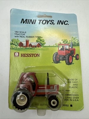 Hesston 1180 Turbo Tractor 1:64 Vintage Mini Toys Inc Neumáticos de Goma Rojo Nuevo en Paquete Foto 1 de 3