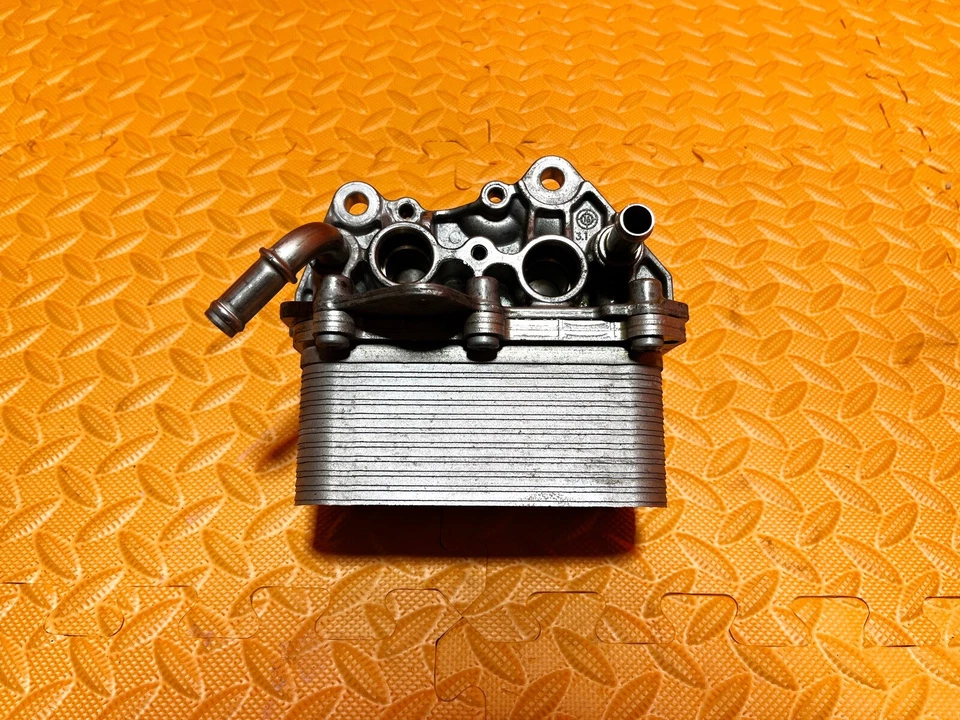 15-18 MERCEDES-BENZ C300 W205 MOTOR TRANSMISIÓN ENFRIADOR DE ACEITE OEM Foto 1 de 4