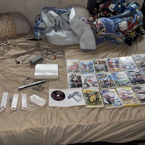Nintendo Wii Super Mario Lot ! Look! Galaxy Kart Mario Bros Sonic - Picture 1 of 17