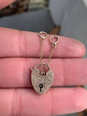 9ct Rose Gold Victorian Padlock Clasp D.W.J.S 2.2 Grams - Image 1 of 4