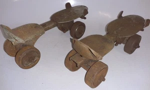Vintage Metal Roller Skates Adjustable Old Style Pair Collectible - Picture 1 of 3
