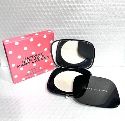 MARC JACOBS OMega Glaze Luminizer Highlighter 80 WORTH THE WAIT New in Box - Image 1 of 4