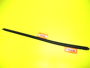 DOOR MOLDING DOOR GLASS TOP OUTER STRIP SEAL DRIVER LH TUNDRA 07-17 REGULAR CAB - Picture 1 of 24