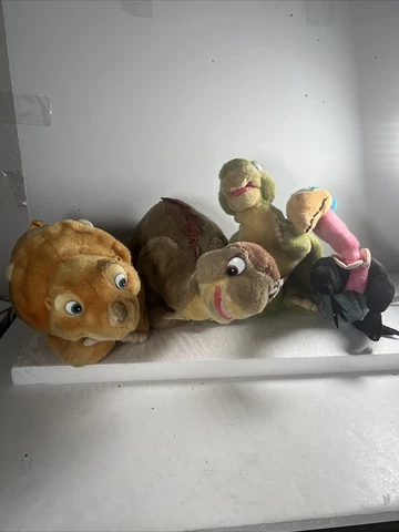 Land Before Time 1988 Plush Toys Set: Little Foot, ducky, cera and petrie Cover