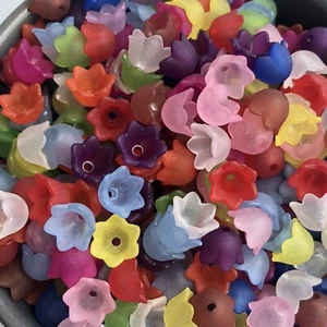 50X Tapas de Cuentas Florales Mezcladas 10mm Fabricación de Joyería Flor Fin Tapa Esmerilada Dije - Imagen 1 de 7