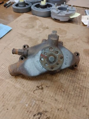 1970 71 Chevrolet Corvette Camaro 350 Water Pump W/3/4" Top Bypass 3859326 H-3-0 - Image 1 of 4