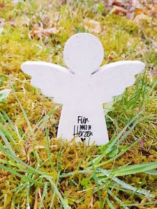 Engel aus Beton mit Schriftzug Grabschmuck Trauer Gedenken Vermissen Gedenkstein - Bild 1 von 2