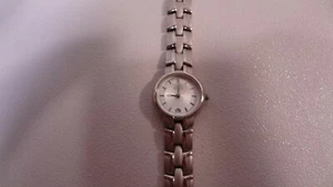 Anne Klein II silberfarbene Analog Quarz Cocktail Damenuhr 10/4643 775H  - Bild 1 von 5