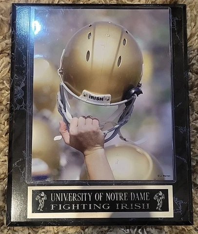 UNIVERSITY NOTRE DAME,  FIGHTING IRISH, Plaque with a picture of Irish Helmet Cover