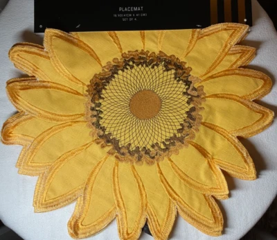 MAX STUDIO HOME PLACEMATS (4) SUNFLOWERS 16 INCH 100% POLYESTER NIP - Image 1 of 4