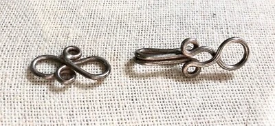 Large Hand Shaped .925 Sterling Silver  Hook and Eye Clasp - Image 1 of 3
