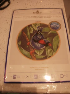 GENUINE DMC "PAROKEET" PRINTED COUNTED CROSS STITCH KIT INCLUDING 6" HOOP - Picture 1 of 4