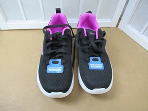 BRAND NEW Skechers Memory Foam Dynamight 2.0 Eye to Eye Black/Hot Pink - Picture 1 of 15