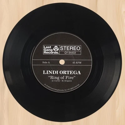 LINDI ORTEGA Ring of Fire (Johnny Cash) 7" VINYL     Fires (Band od Skulls) 0723 - Image 1 of 3