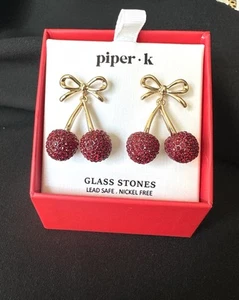 Pendientes de cereza Piper K / arco / cristales rojos pavé / en caja - Imagen 1 de 4