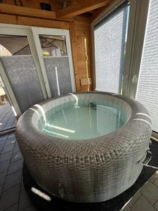 Whirlpool Mit Filterpumpe - Bild 1 von 3