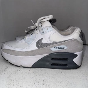 Nike Air Max 90 LV8 Glitter Swoosh W - HQ3456-191 - Picture 1 of 11