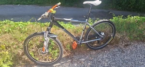 2005 Giant Terrago 26" Medium Frame Mountian Bike. - Picture 1 of 22