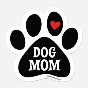 Nuevo imán de coche DOG MOM 5 x 5,5 pulgadas huella de patas de perro mascota con corazón blanco y negro - Imagen 1 de 4