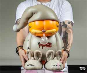 ZCWO I am not Sleeping Garfield Limited Collectible Fashion Figure New In Stock - Picture 1 of 9