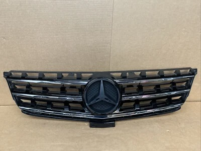 2012-2015-MERCEDES BENZ OEM W166 ML350 ML550 FRONT  UPPER GRILLE GRILL - Image 1 of 4