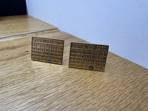 VINTAGE GOLD TONED PLYMOUTH VALIANT SEPTEMBER 29 1960 COMMEMORATIVE CUFFLINKS - Picture 1 of 2