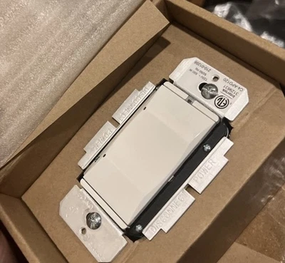 Control4 C4-APD120-WH Wireless Adaptive Phase Dimmer 120V - Image 1 of 3