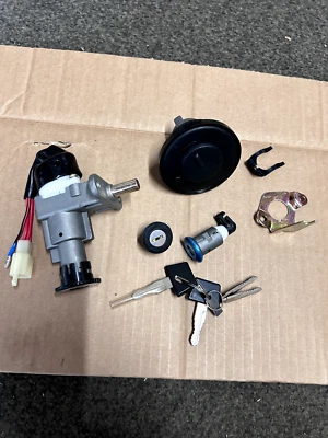 Keeway Matrix F-act fact 125 Juego completo de bloqueo TOTALMENTE NUEVO 88000J4FT001 (GRA 15) Foto 1 de 4