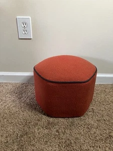 Vintage 1970s Small Foot Stool Upholstered Ottoman Footrest. Very Good Condition - Picture 1 of 8