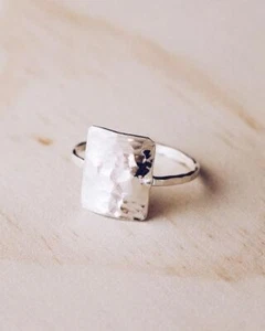 Stylish 925 Solid Sterling Silver Square Hammered Jewelry Ring - Bild 1 von 2