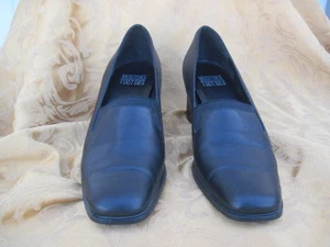 Mootsie Tootsies Faulkner Black Leather Classic Pumps Stack Heel Size 7.5 - Picture 1 of 7