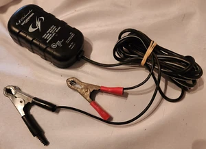 Herramienta Automotriz Schumacher Mantenedor Automático Batería 12V Modelo SC1 - Imagen 1 de 7