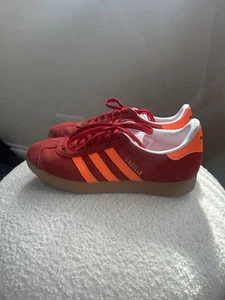 Adidas Gazelle Red and Solar Orange Trainers Size 4.5 - Picture 1 of 7