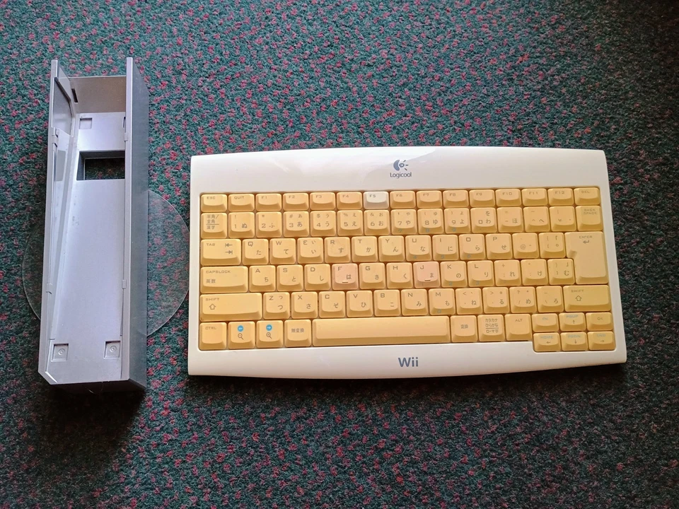 Клавиатура Logitech Wii (непроверенная, без ключа) - ретро игровой аксессуар, подставка Wii - Изображение 1 из 2