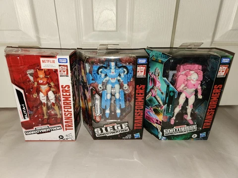 Transformers WFC Fembot Lot NEW! Elita-1 Walmart Chromia Siege Arcee Earthrise Cover