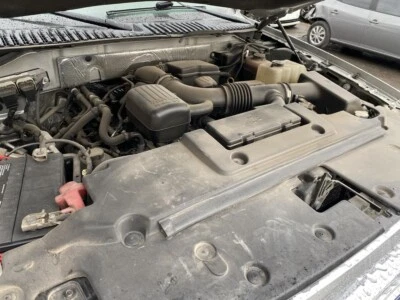 Luz de conducción usada se adapta a: Ford Expedition 2011 conducción antiniebla cubierta inferior montada Gr Foto 1 de 4