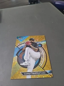 2023 Topps Finest Sandy Alcantara Gold Mini Diamond Refractor 13/50 - Bild 1 von 5
