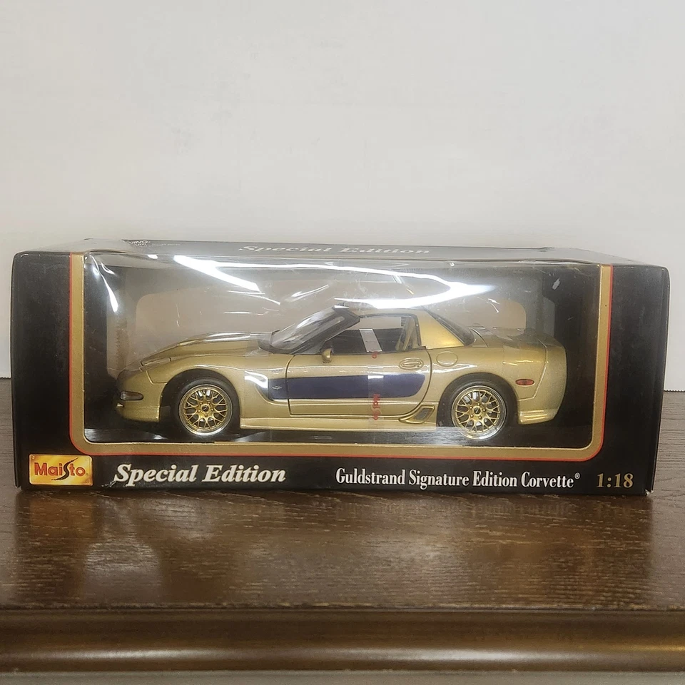 Maisto 2003 Signature Chevrolet Corvette 1:18 Diecast Car