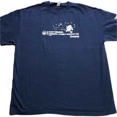 Camisa 2022 Disney Disneyland Resort Elenco Membro Férias em Família 5K Funcionário - Imagem 1 de 4