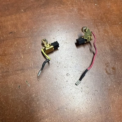 Новый комплект щеток в сборе от оригинального производителя для проводной дрели DEWALT DWD110 8 А 3/8 дюйма - Изображение 1 из 4