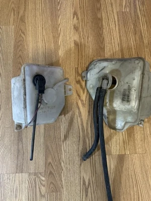 Cadillac Brougham 1990-1992 tanque de refrigerante y tanque de lavadora combo Foto 1 de 4