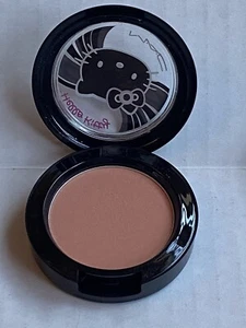 Rubor en polvo de belleza MAC Cosmetics - Diversión y juegos - Hello Kitty DESCONTINUADO - NUEVO - Imagen 1 de 7