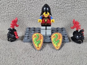 Lego 6076 Dark Dragon&rsquo;s Den Minifigure, Plume Helmets and Shields