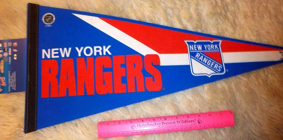 New York Rangers NHL Hockey Team 30 x 12 Felt Pennant, made in the USA - Image 1 of 1