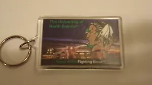 UND Fighting Sioux Ralph Engelstad Arena Llavero Universidad de Dakota del Norte - Imagen 1 de 3