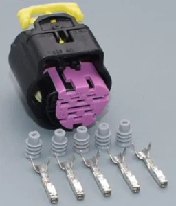 New Kit - 1928405138 Bosch 5-way Trapezoid Connector plug with contacts + seals - Picture 1 of 1